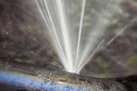 6 Basic Steps to Stop a Burst Pipe from Getting Out of Control